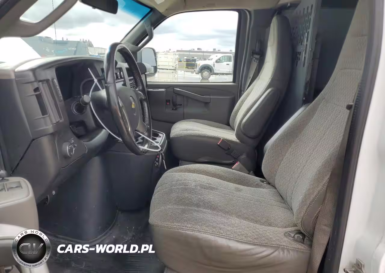 2017 Chevrolet Express G3500 VIN:1GCZGHFG6H1107372 - 7