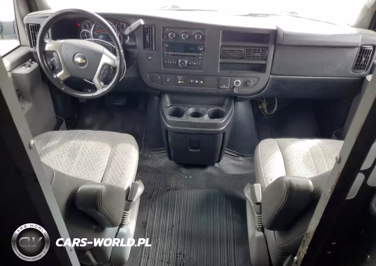 2017 Chevrolet Express G3500 VIN:1GCZGHFG6H1107372 - 8