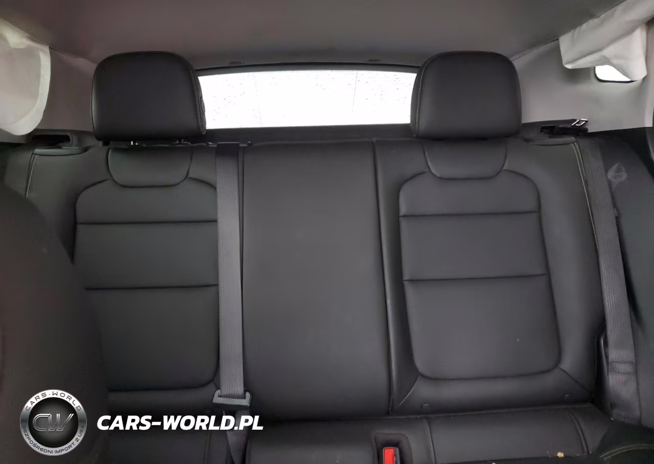 2025 Chevrolet Trax Activ VIN:KL77LKEPXSC070742 - 10