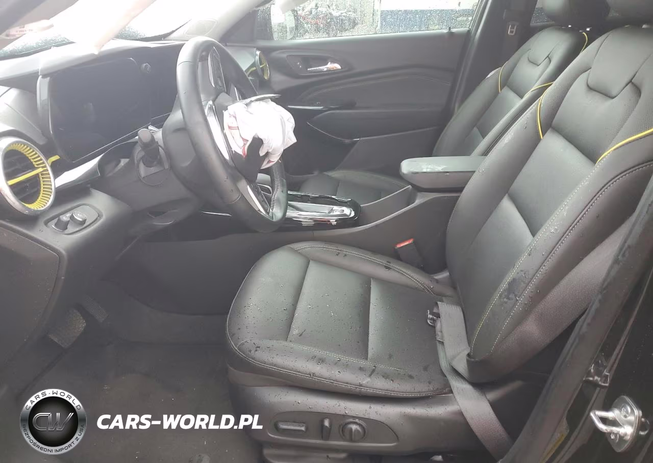 2025 Chevrolet Trax Activ VIN:KL77LKEPXSC070742 - 7