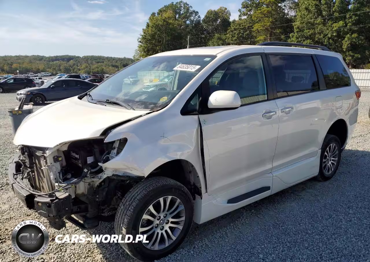 2019 Toyota Sienna Xle