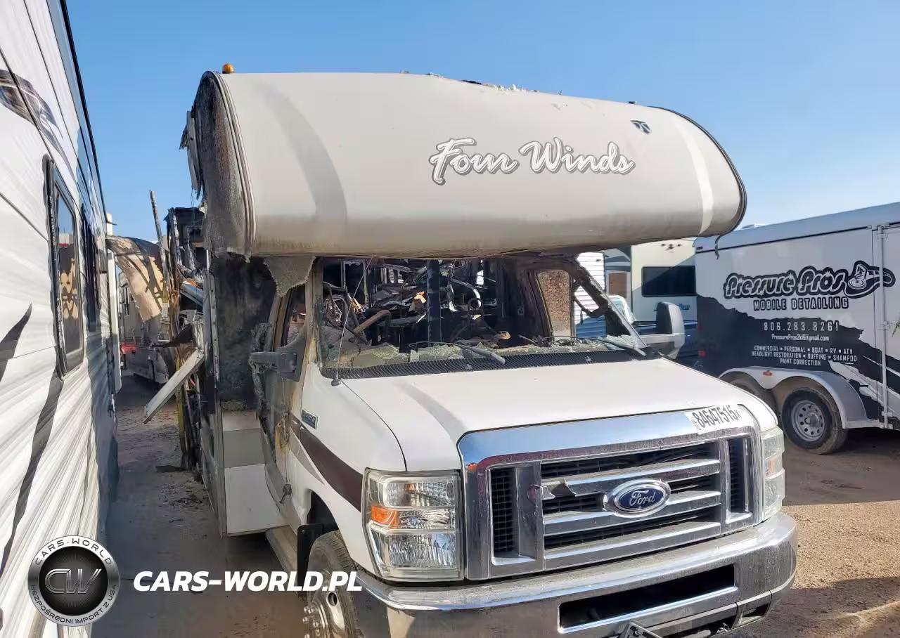 2016 Ford Econoline E450 Super Duty Cutaway Van