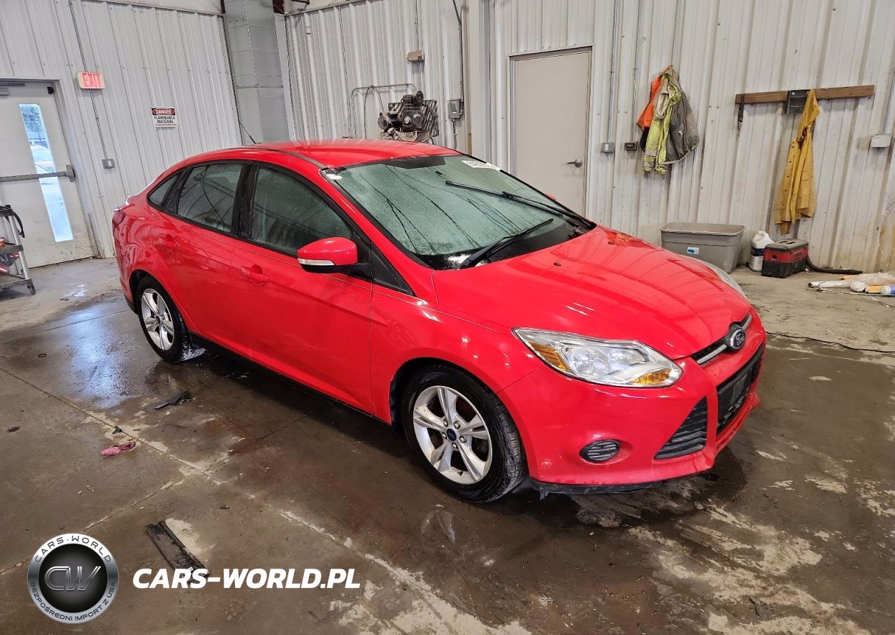 2014 Ford Focus Se VIN:1FADP3F27EL301965 - 4