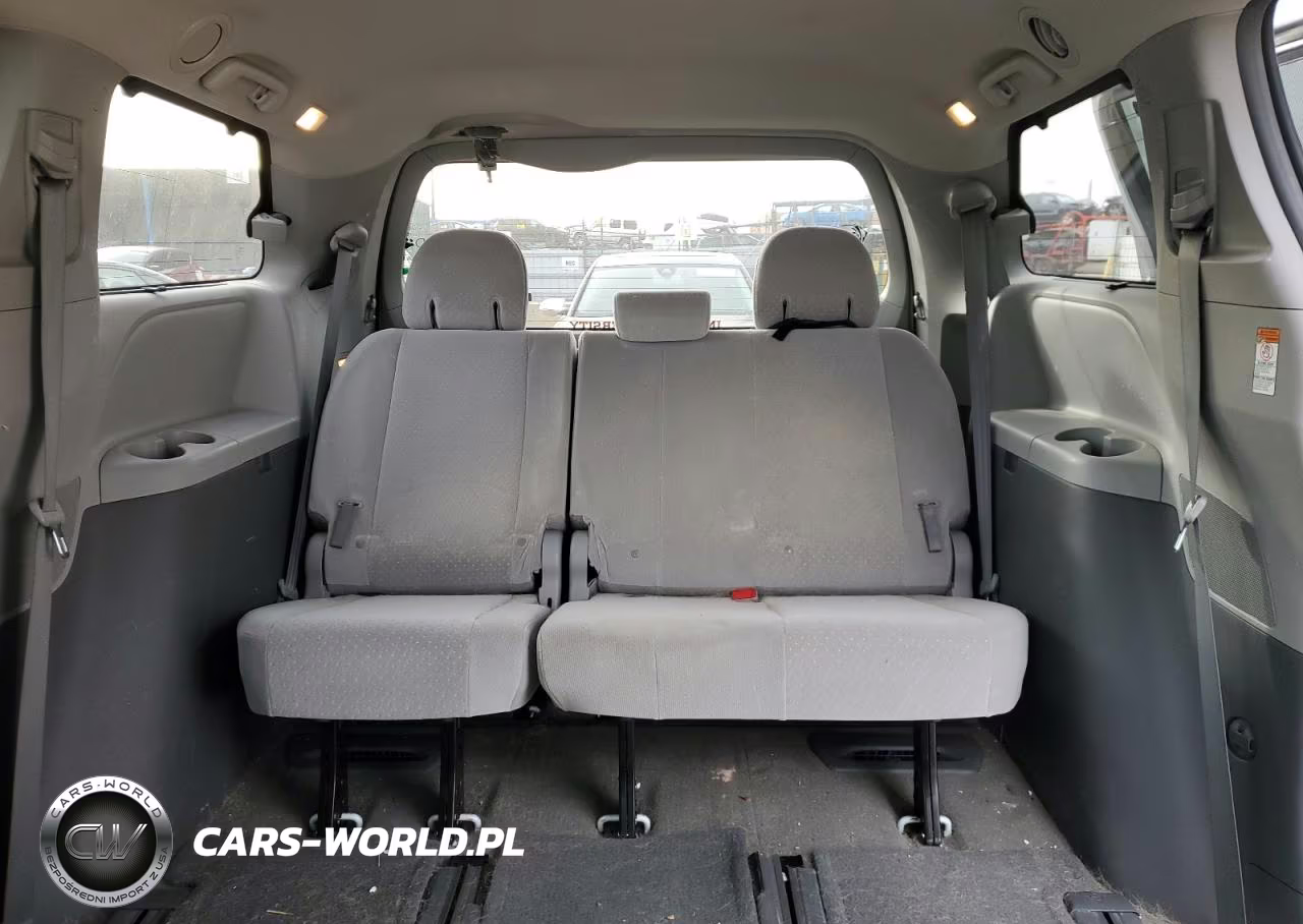 2015 Toyota Sienna Le VIN:5TDJK3DC2FS112132 - 10