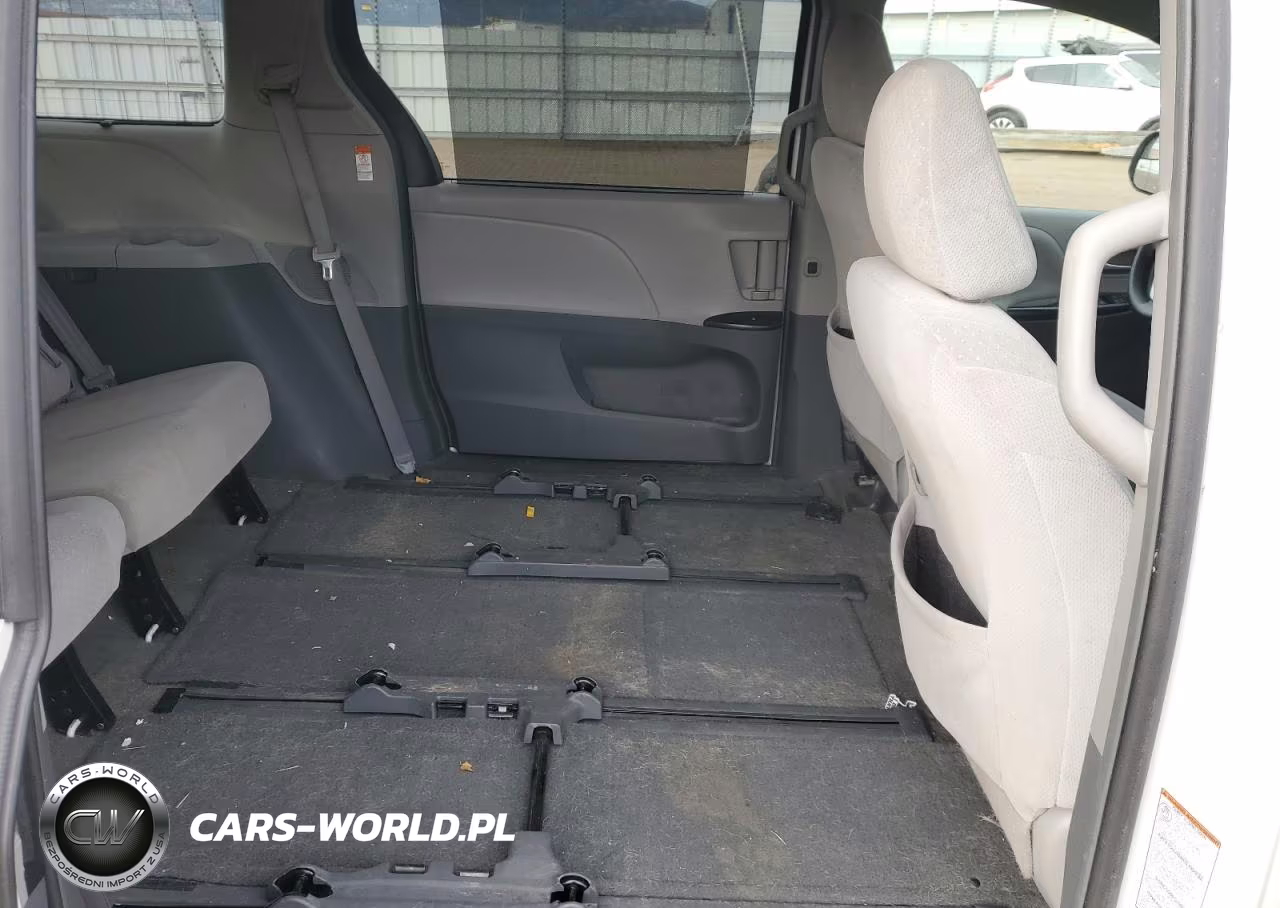 2015 Toyota Sienna Le VIN:5TDJK3DC2FS112132 - 11