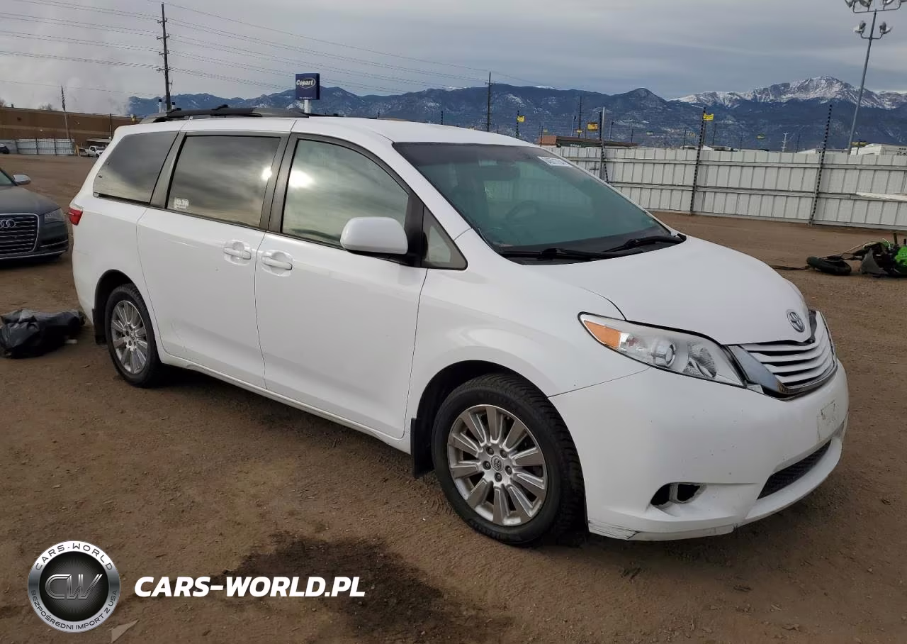 2015 Toyota Sienna Le VIN:5TDJK3DC2FS112132 - 4