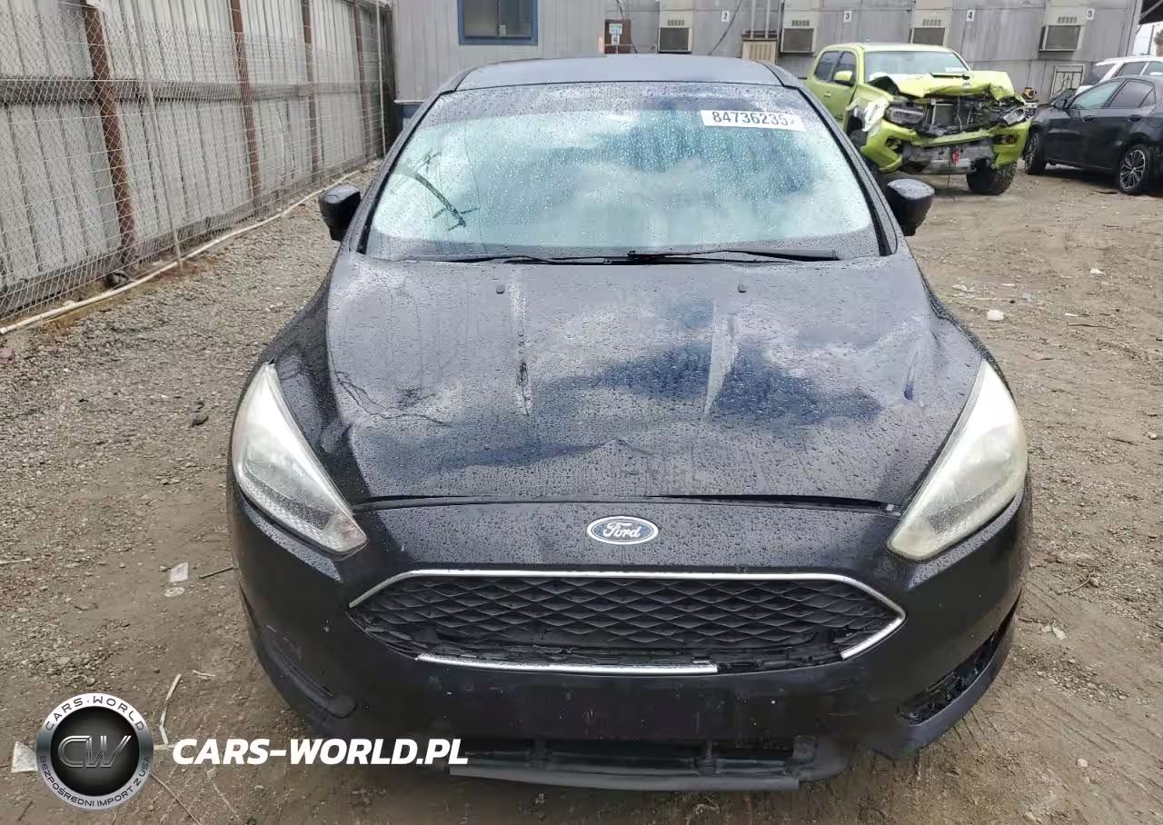 2016 Ford Focus Se VIN:1FADP3F29GL387931 - 5