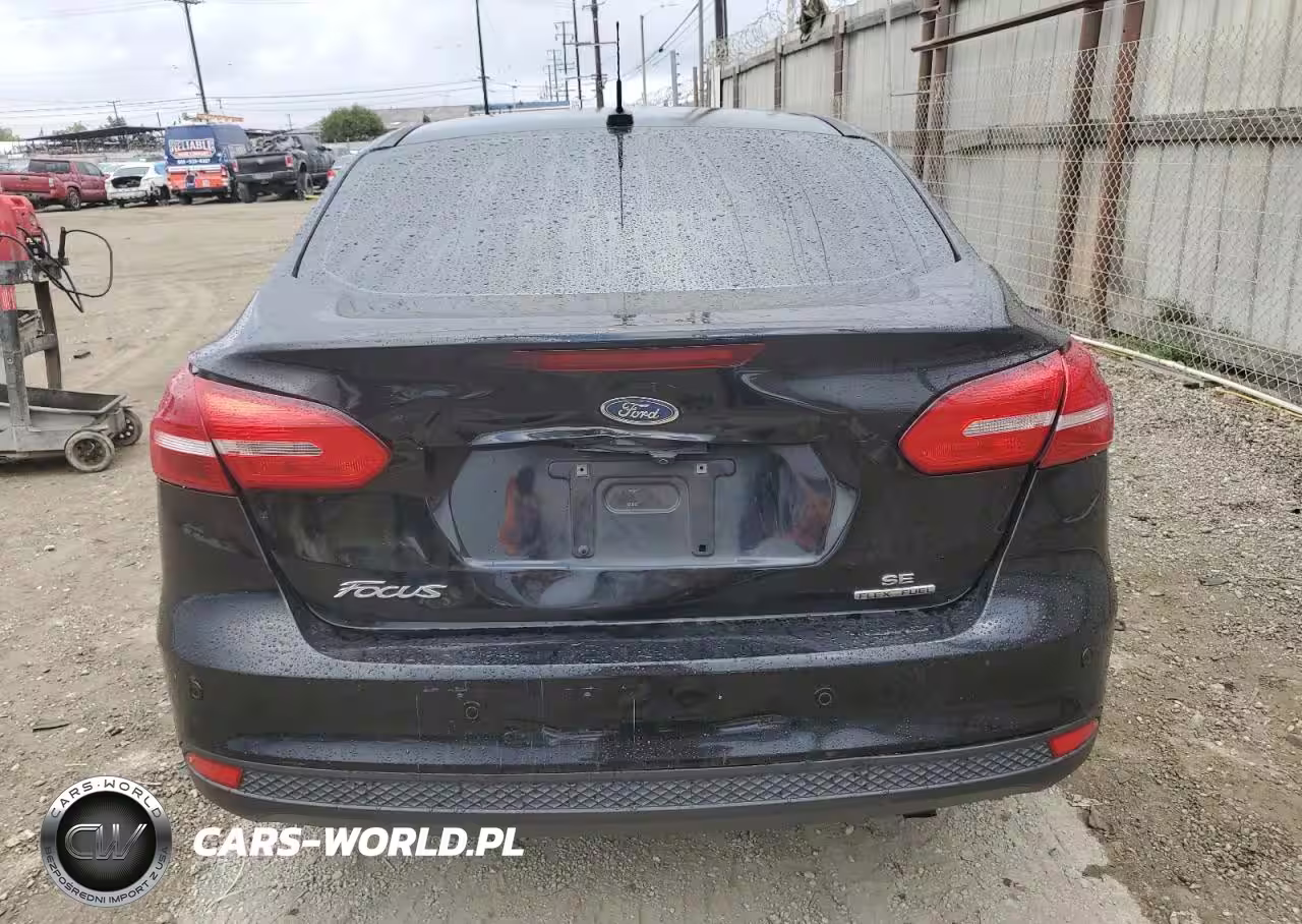 2016 Ford Focus Se VIN:1FADP3F29GL387931 - 6