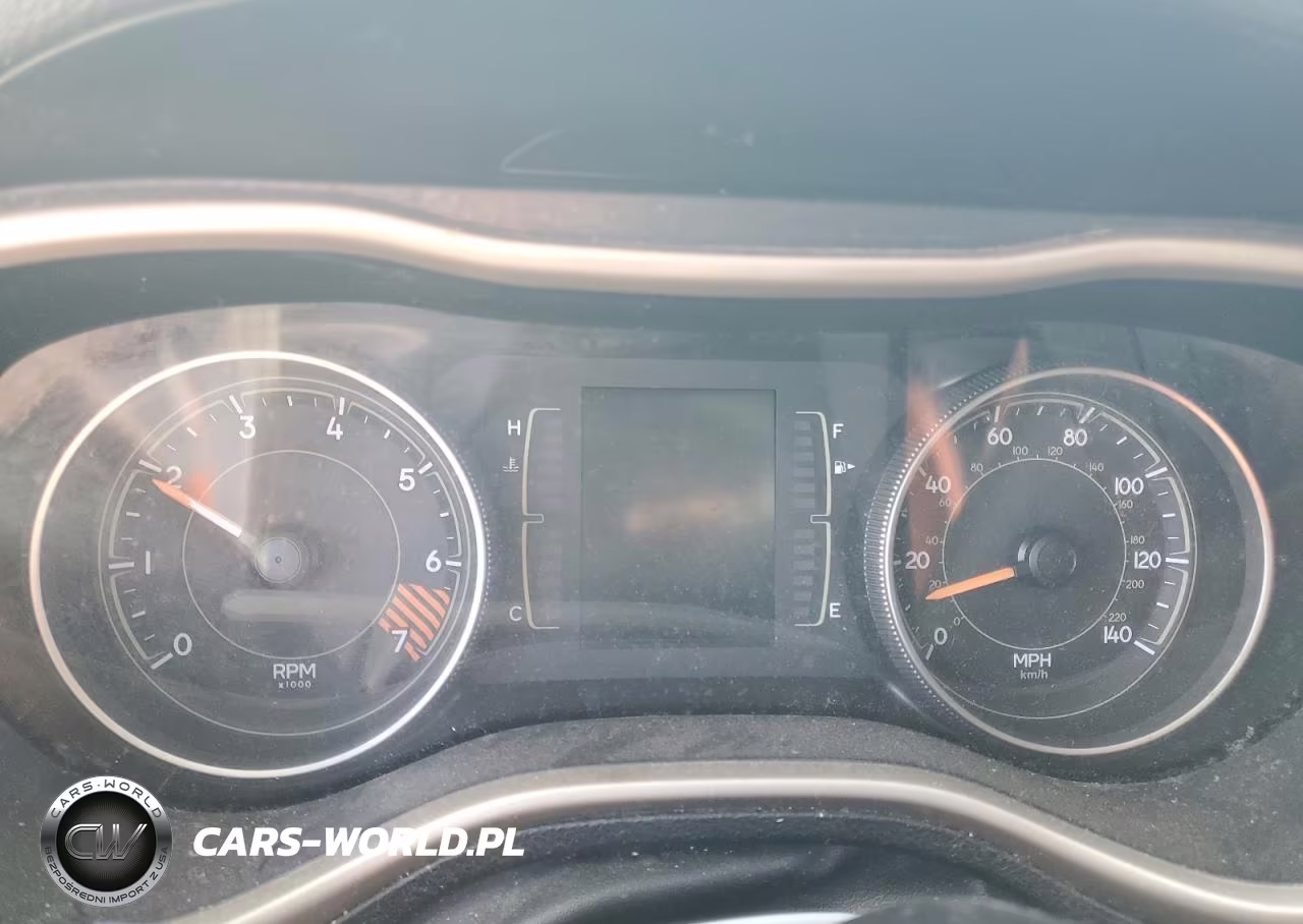 2015 Jeep Cherokee Sport VIN:1C4PJLAB3FW620411 - 9