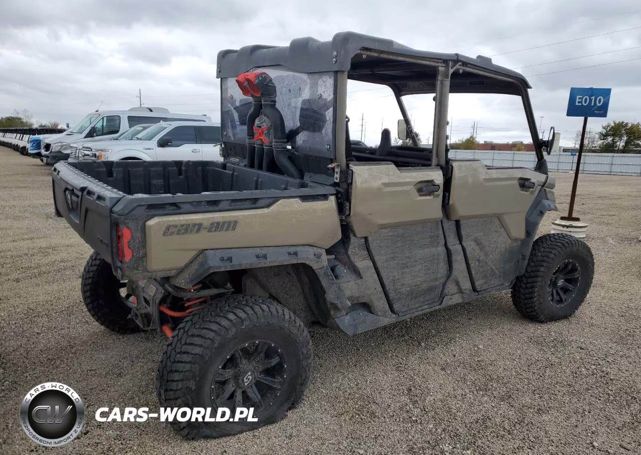2023 Can-Am Defender X Utility Vehicle VIN:3JBUAAX41PK001130 - 4