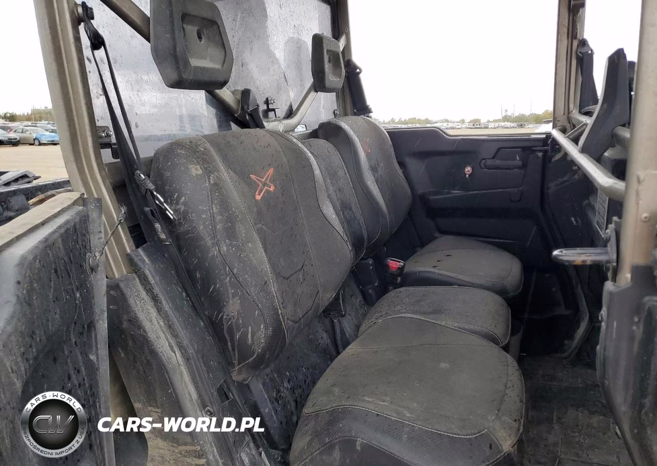 2023 Can-Am Defender X Utility Vehicle VIN:3JBUAAX41PK001130 - 6