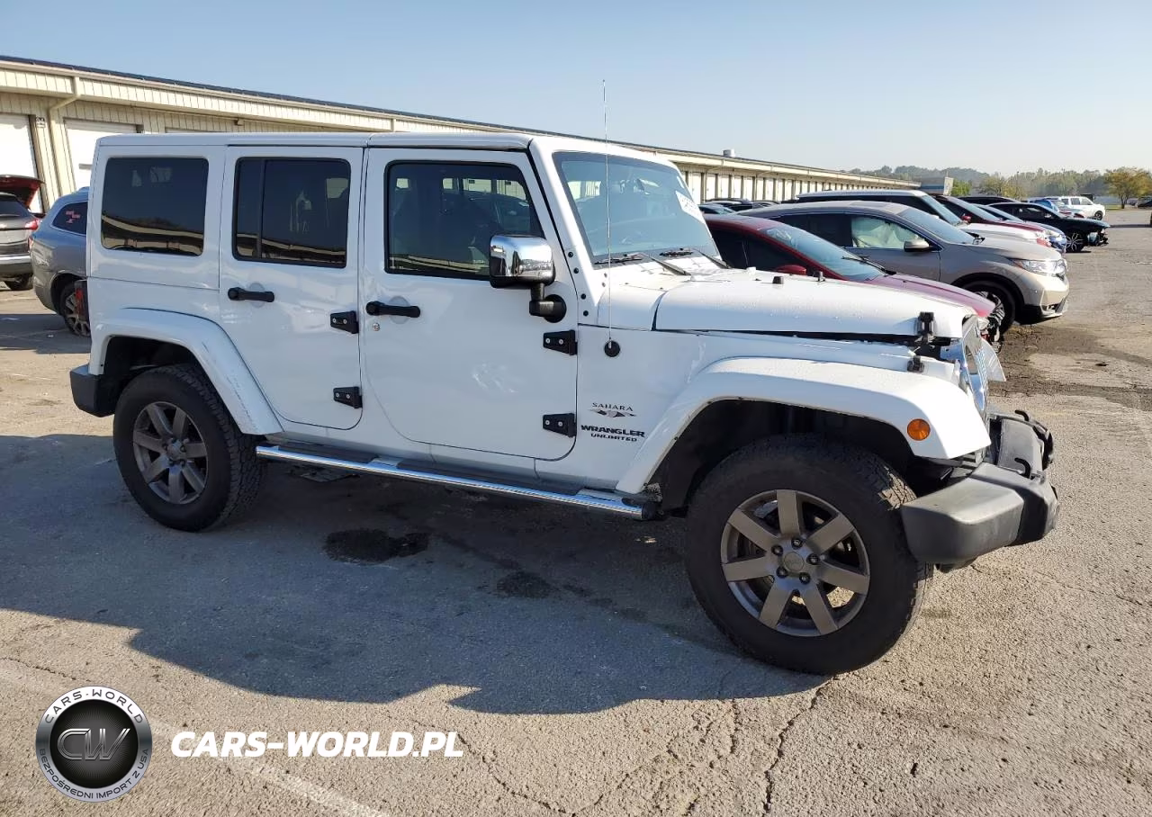 2016 Jeep Wrangler Unlimited Sahara VIN:1C4HJWEGXGL114234 - 4