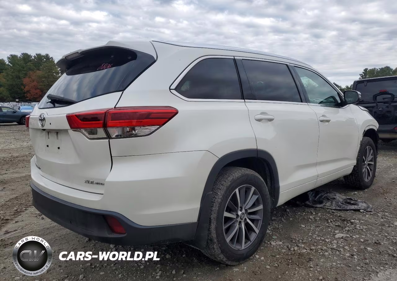 2017 Toyota Highlander Xle VIN:5TDJZRFH7HS513489 - 3