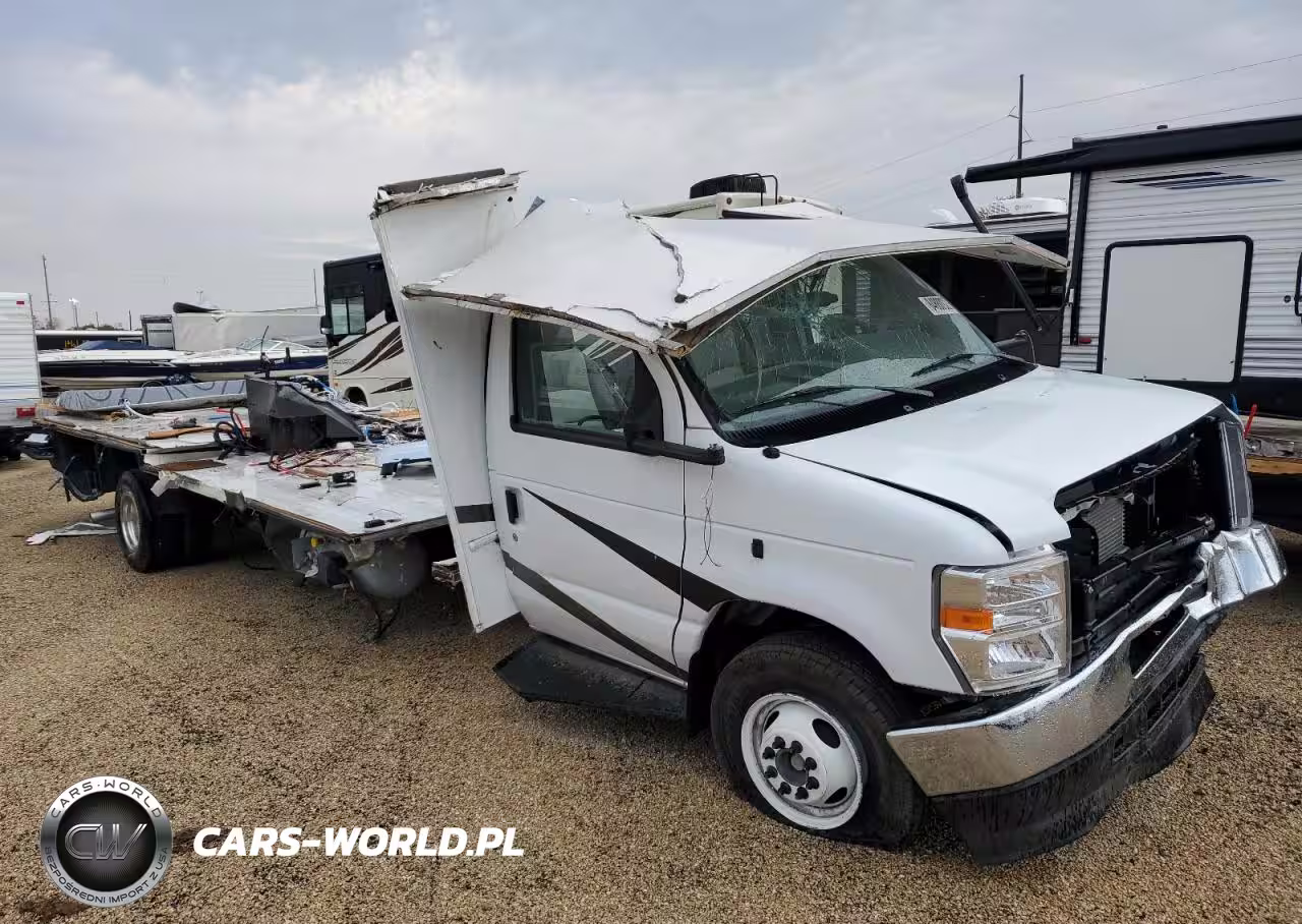 2025 Ford Econoline E450 Super Duty Cutaway Van