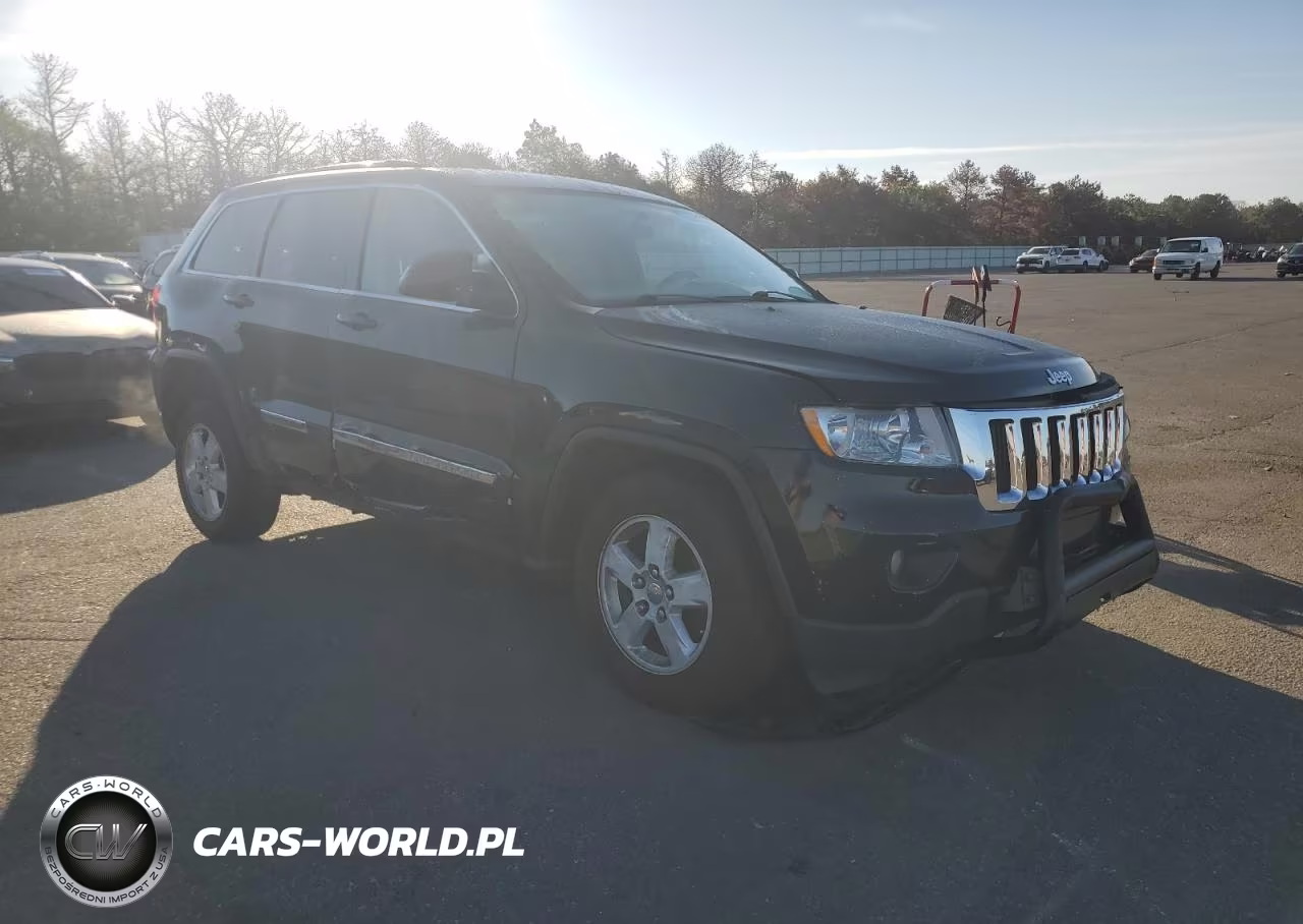 2011 Jeep Grand Cherokee Laredo VIN:1J4RR4GG4BC520883 - 4