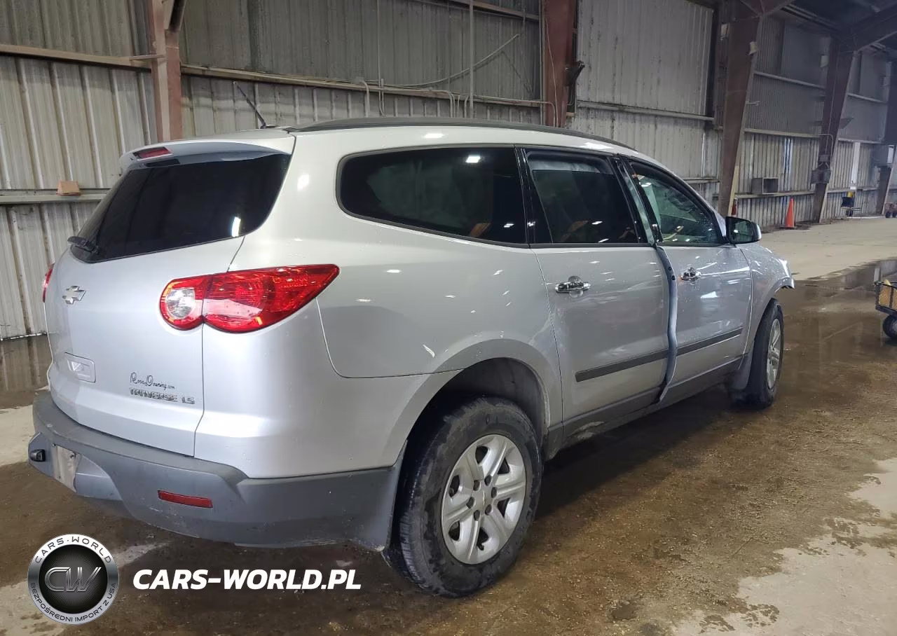 2011 Chevrolet Traverse Ls VIN:1GNKREED4BJ304508 - 3