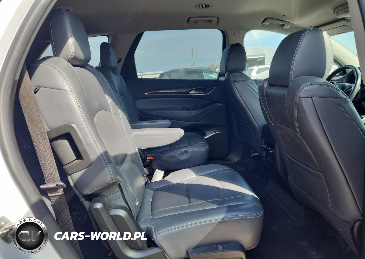 2018 Buick Enclave Essence VIN:5GAERBKW6JJ156629 - 11