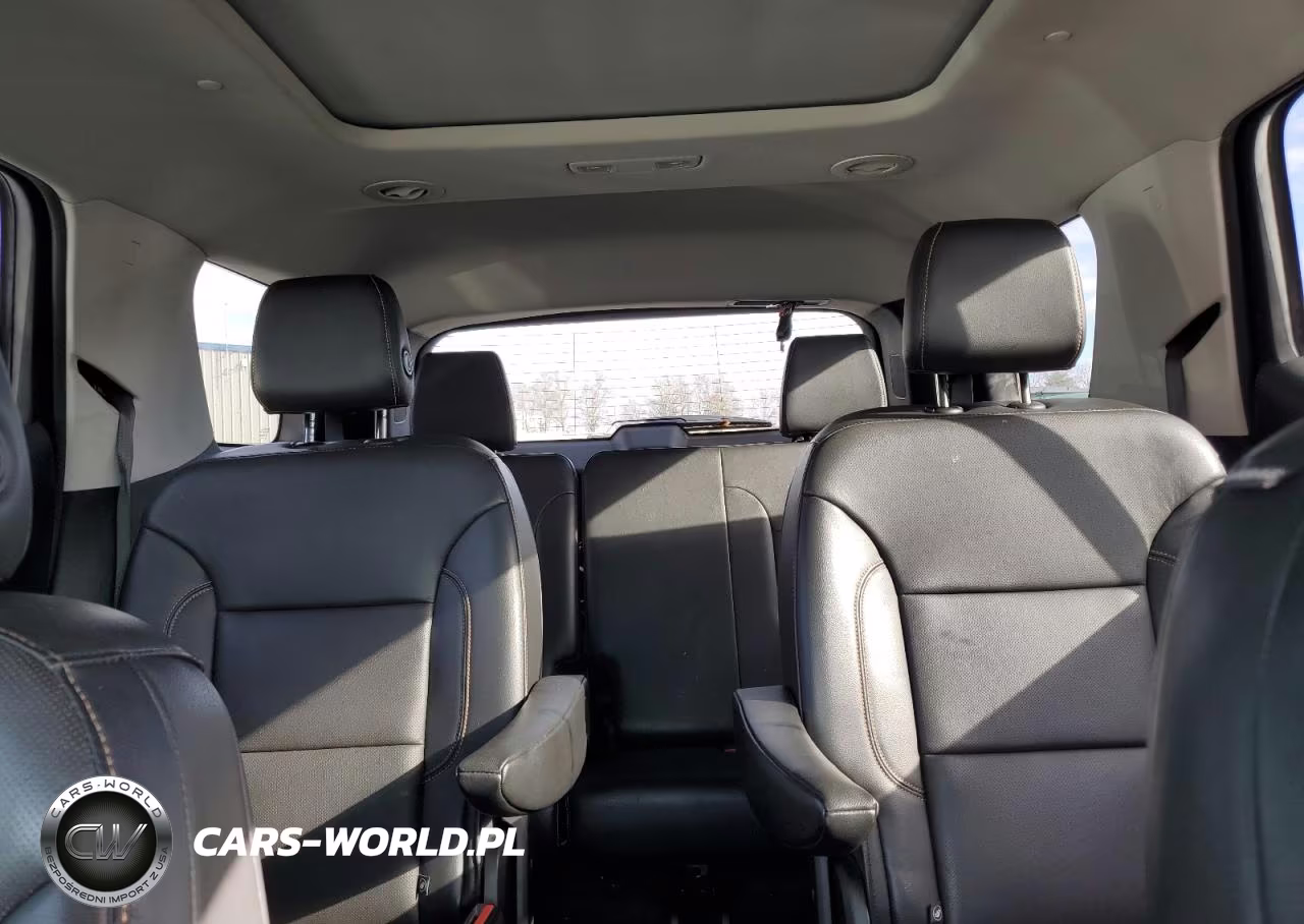 2018 Chevrolet Traverse Premier VIN:1GNEVJKW6JJ129068 - 10