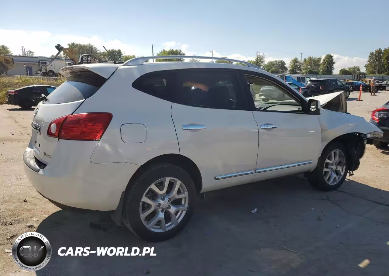 2013 Nissan Rogue S VIN:JN8AS5MV1DW143502 - 3