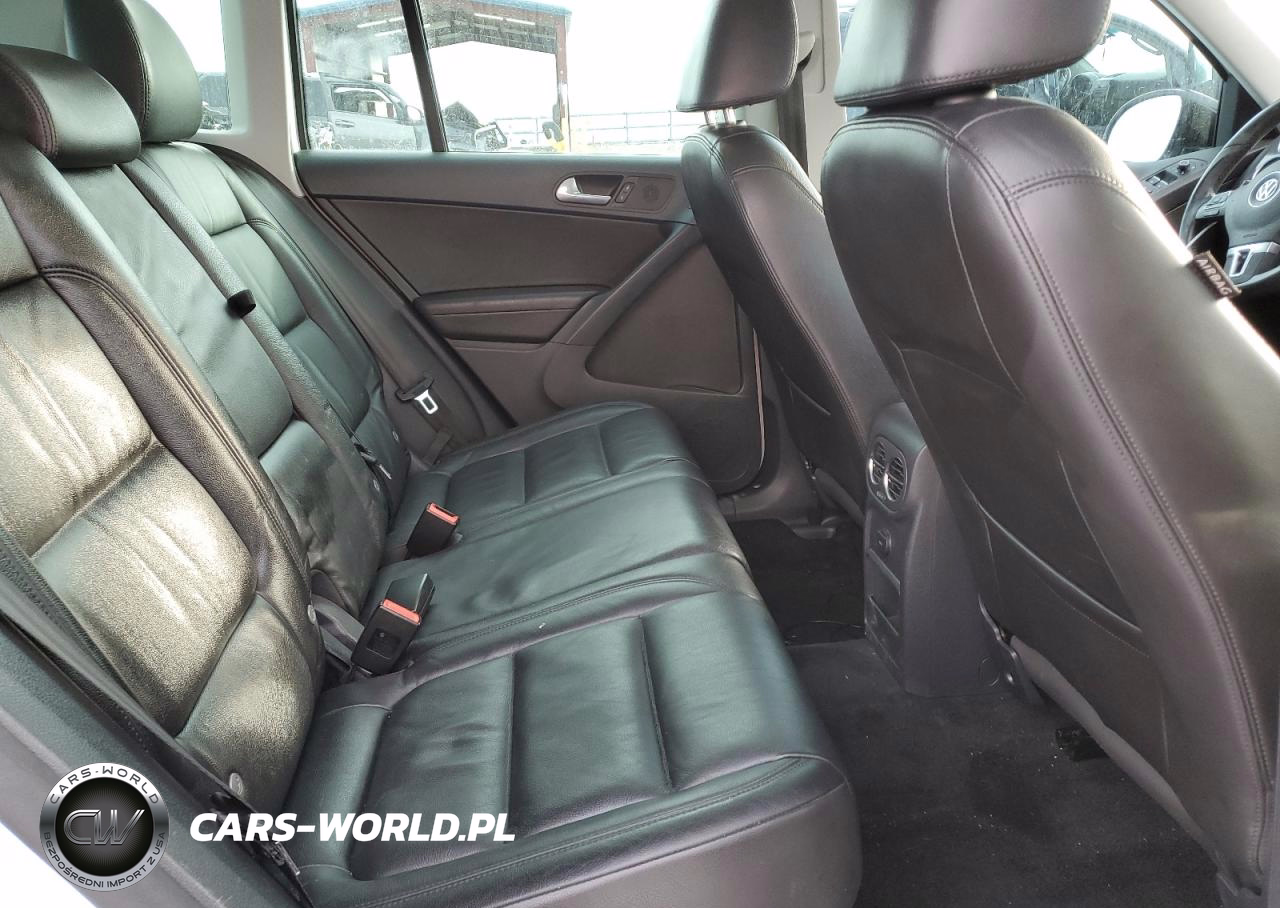 2017 Volkswagen Tiguan Sport VIN:WVGUV7AX0HK008456 - 11