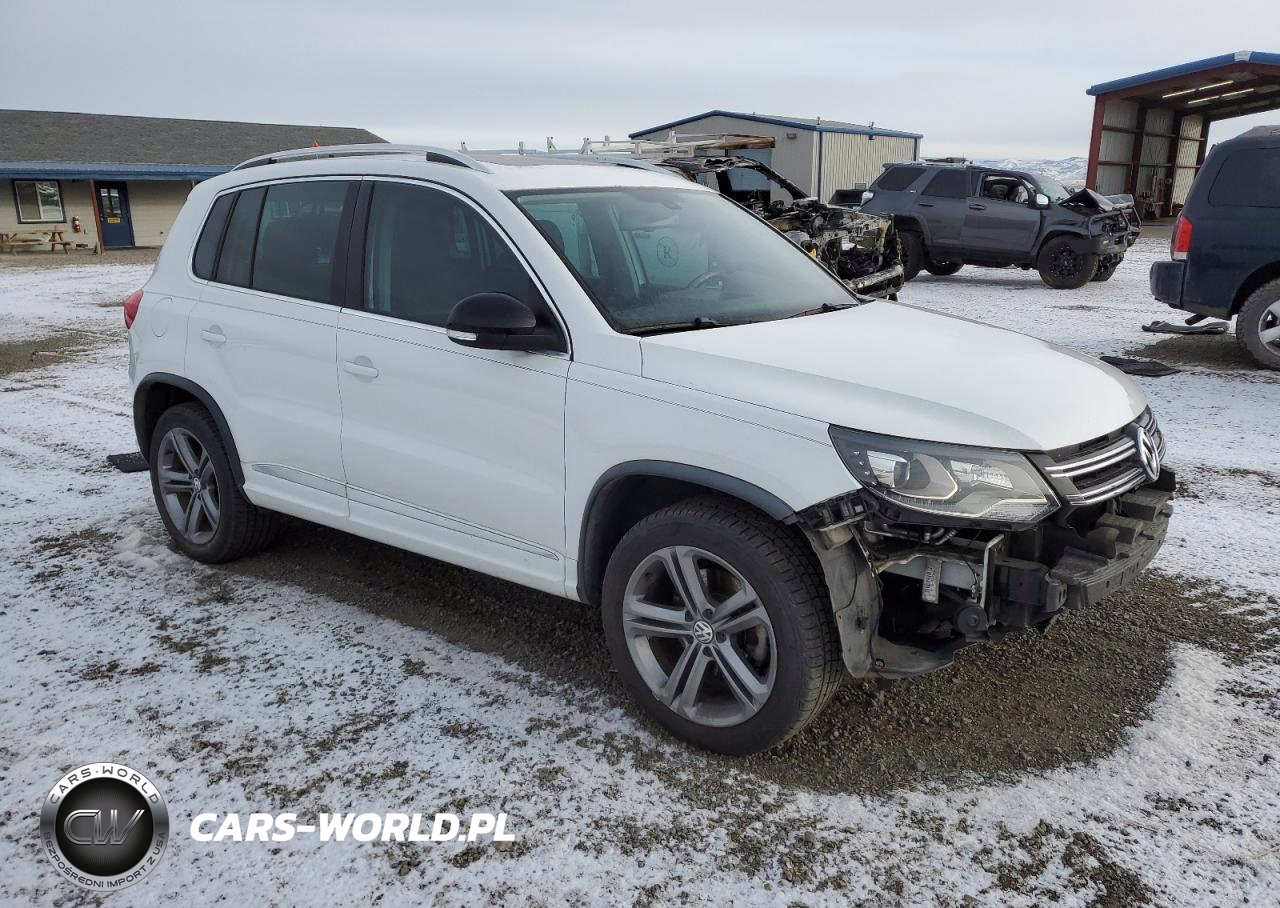 2017 Volkswagen Tiguan Sport VIN:WVGUV7AX0HK008456 - 4