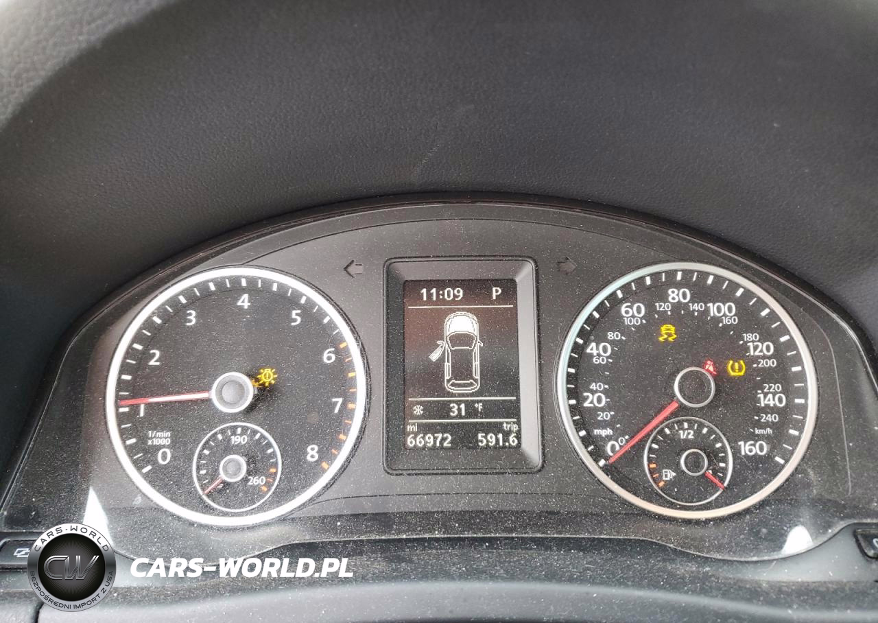 2017 Volkswagen Tiguan Sport VIN:WVGUV7AX0HK008456 - 9