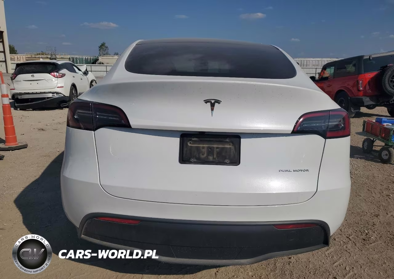 2023 Tesla Model Y VIN:7SAYGDEE5PA144262 - 6