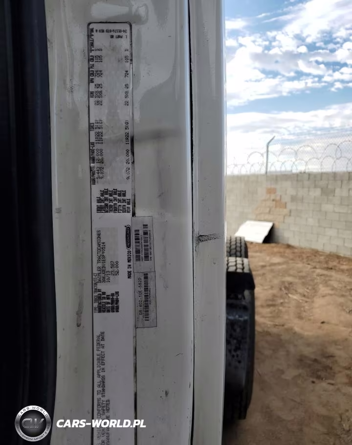 2014 Freightliner Cascadia Semi Truck VIN:3AKJGEDV1ESFY0514 - 10