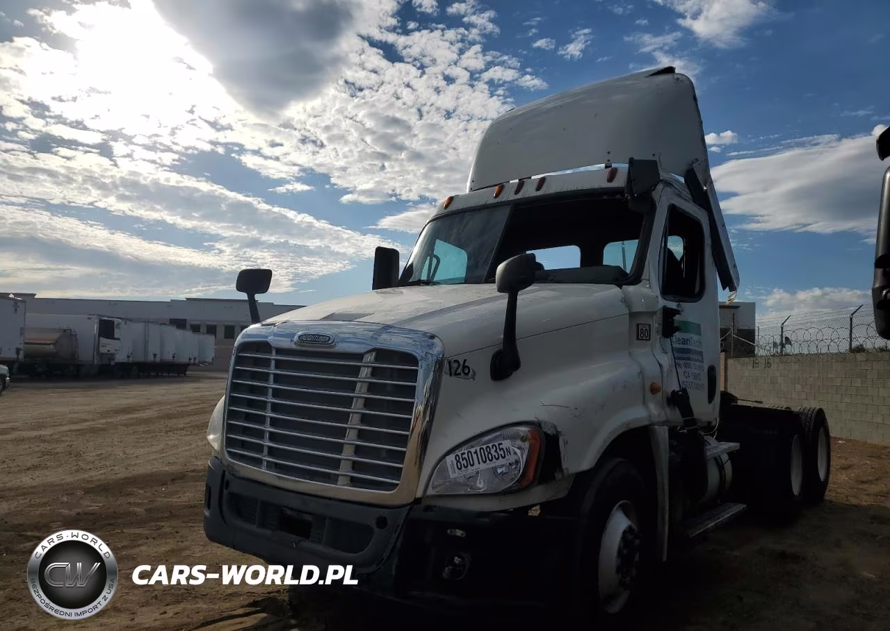 2014 Freightliner Cascadia Semi Truck VIN:3AKJGEDV1ESFY0514 - 2