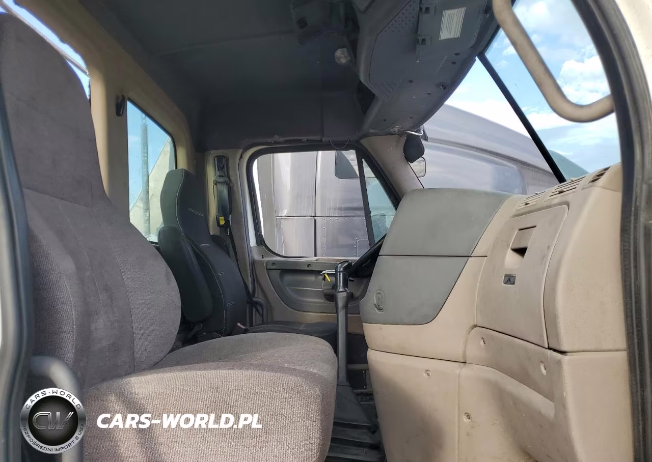 2014 Freightliner Cascadia Semi Truck VIN:3AKJGEDV1ESFY0514 - 5