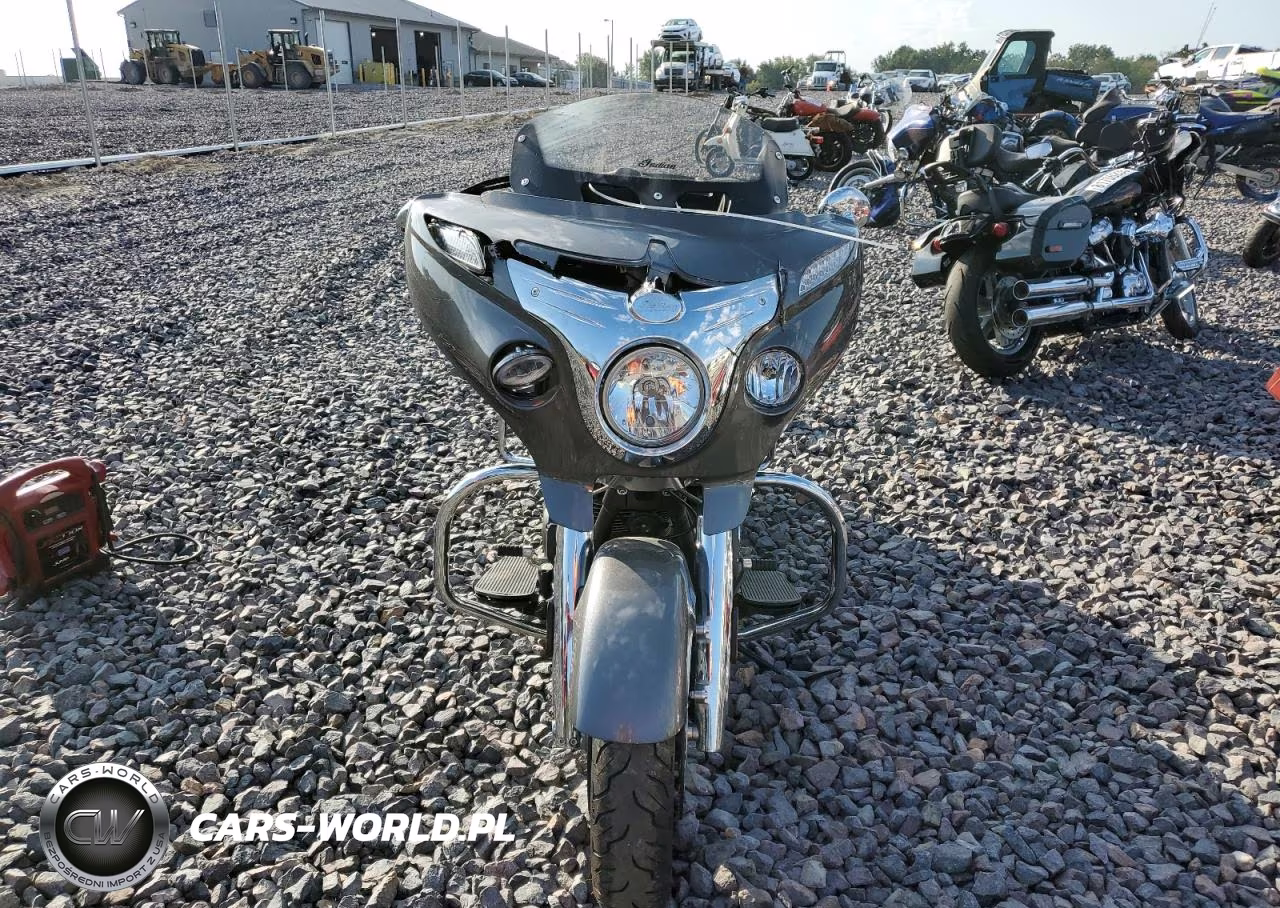 2018 Indian Motorcycle Co. Chieftain VIN:56KTCBAA2J3361103 - 2