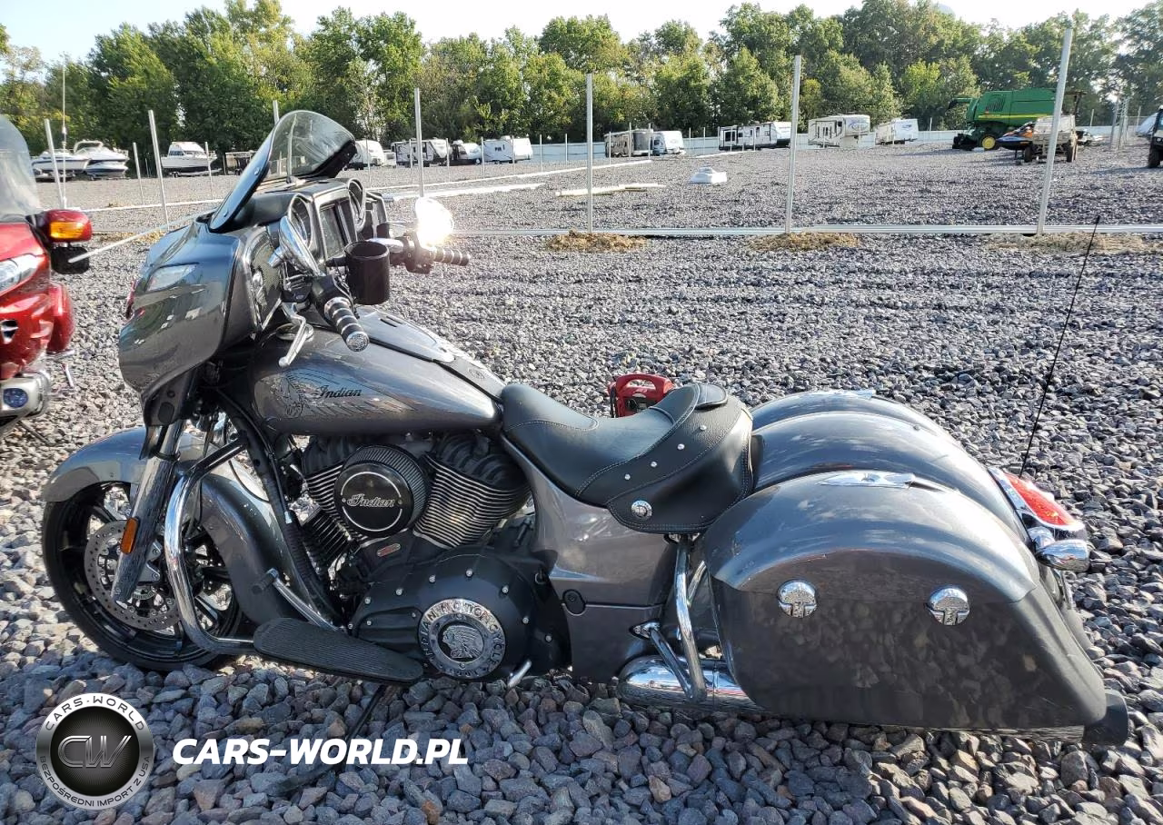 2018 Indian Motorcycle Co. Chieftain VIN:56KTCBAA2J3361103 - 3
