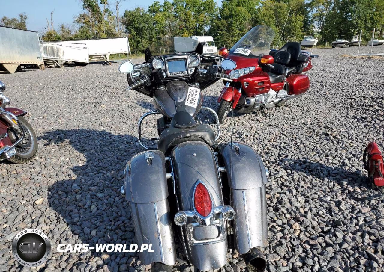 2018 Indian Motorcycle Co. Chieftain VIN:56KTCBAA2J3361103 - 4