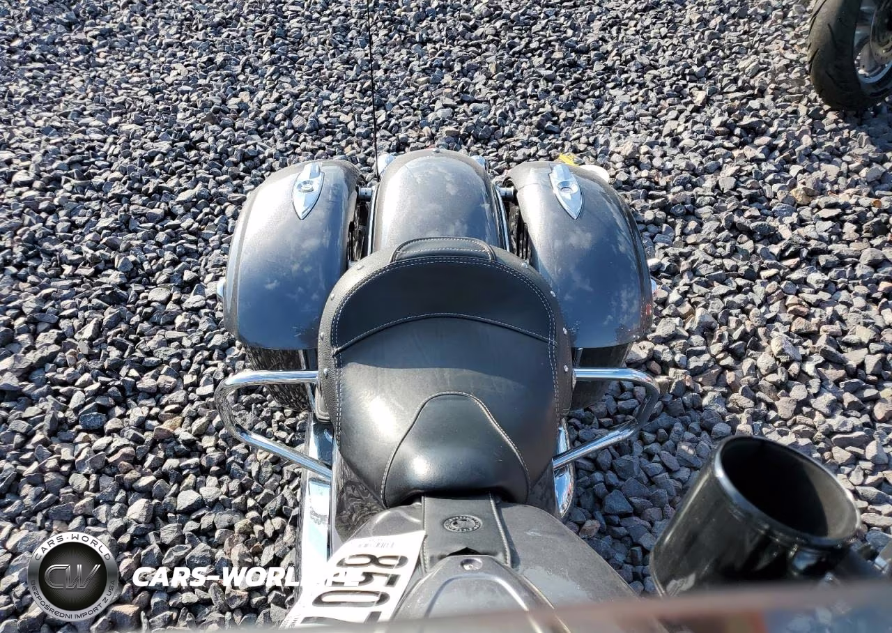 2018 Indian Motorcycle Co. Chieftain VIN:56KTCBAA2J3361103 - 5