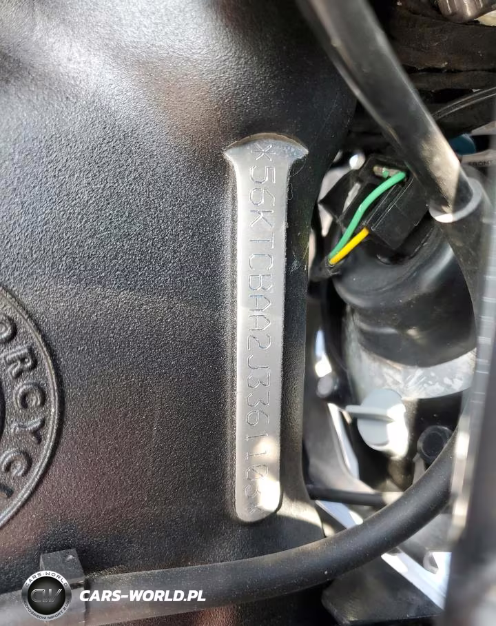 2018 Indian Motorcycle Co. Chieftain VIN:56KTCBAA2J3361103 - 9