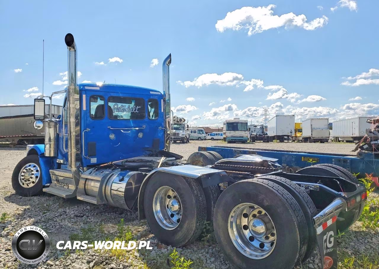 2025 Peterbilt 589 Semi Truck VIN:1XPEDP9X2SD753364 - 3