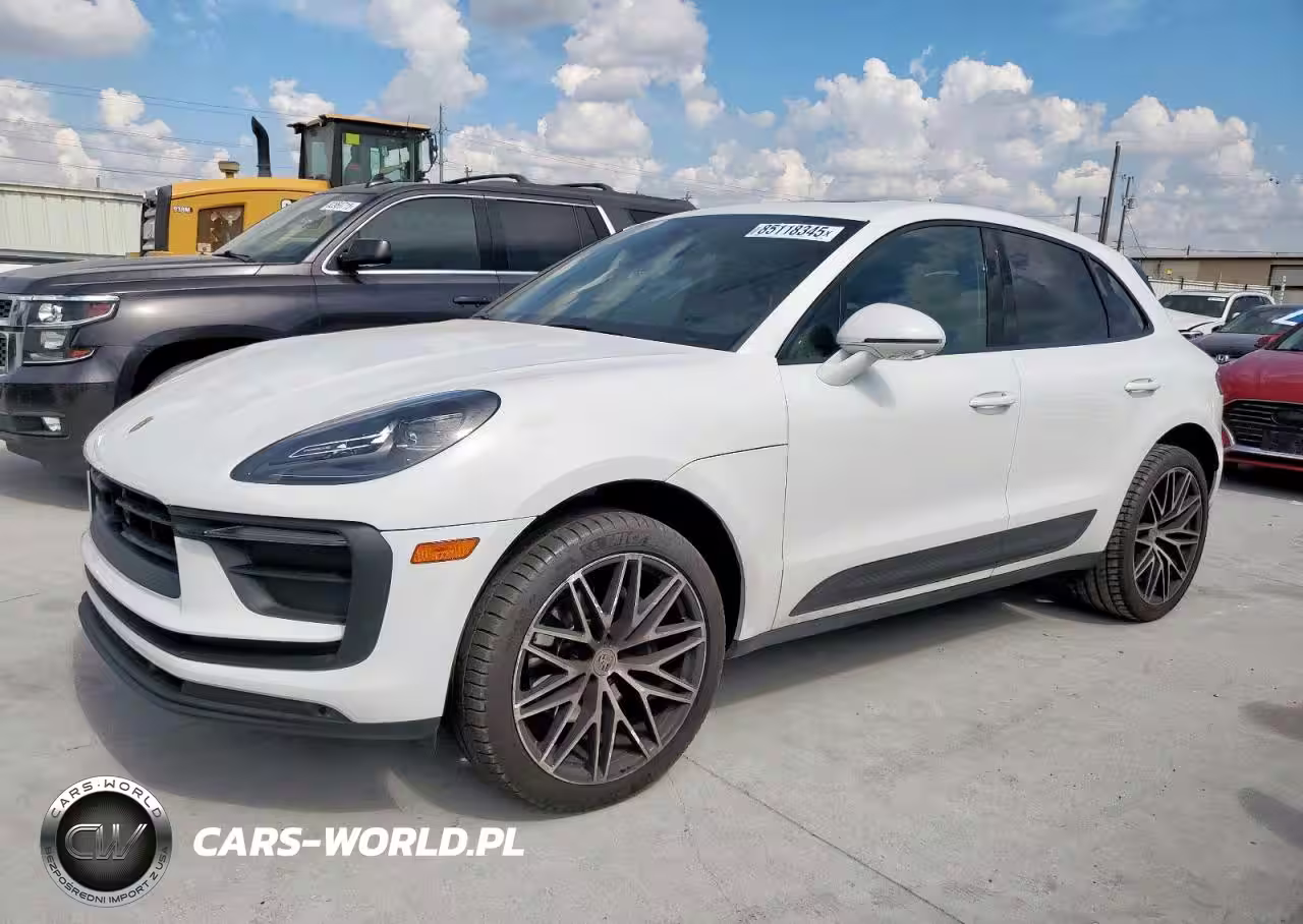 2023 Porsche Macan Base