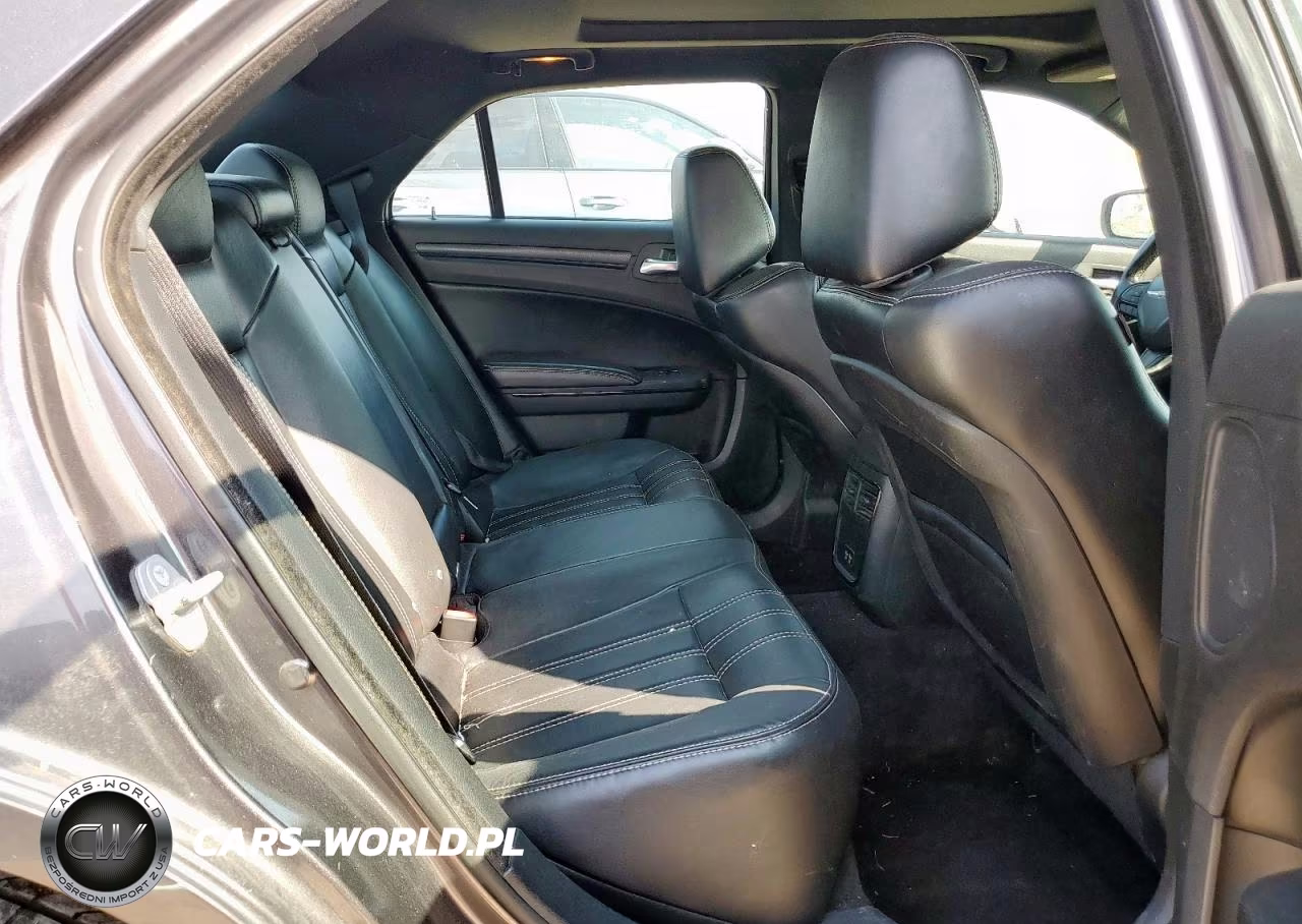 2015 Chrysler 300 S VIN:2C3CCABG1FH797307 - 10