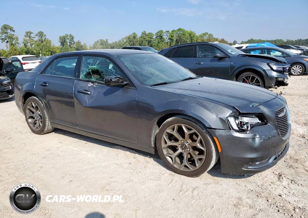 2015 Chrysler 300 S VIN:2C3CCABG1FH797307 - 4