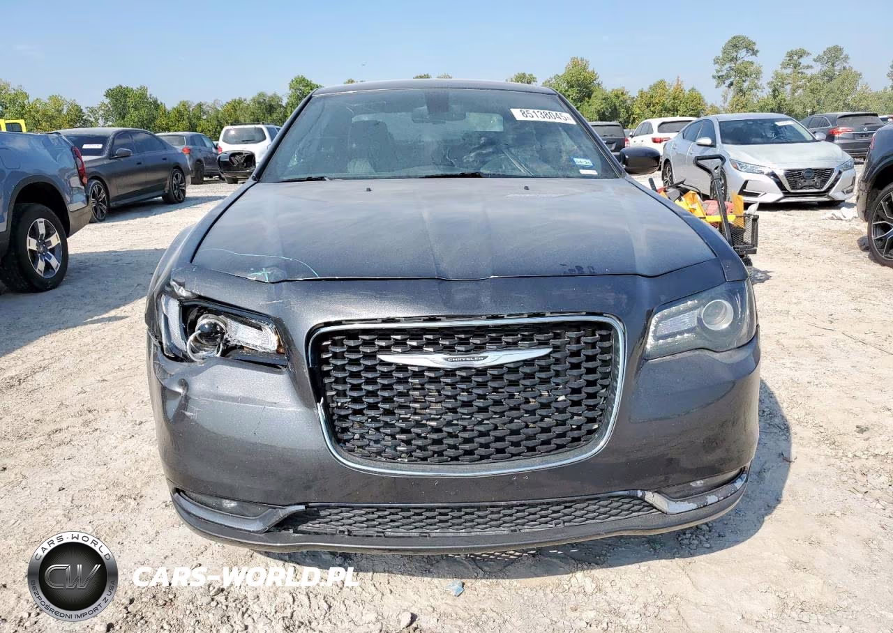 2015 Chrysler 300 S VIN:2C3CCABG1FH797307 - 5