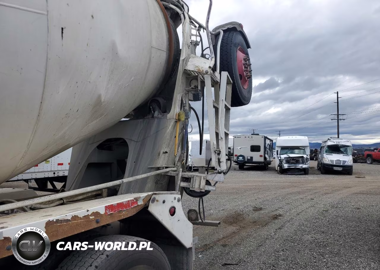 2005 Freightliner Fld120 Ready Mix Truck VIN:1FVMALDL85DU32599 - 10