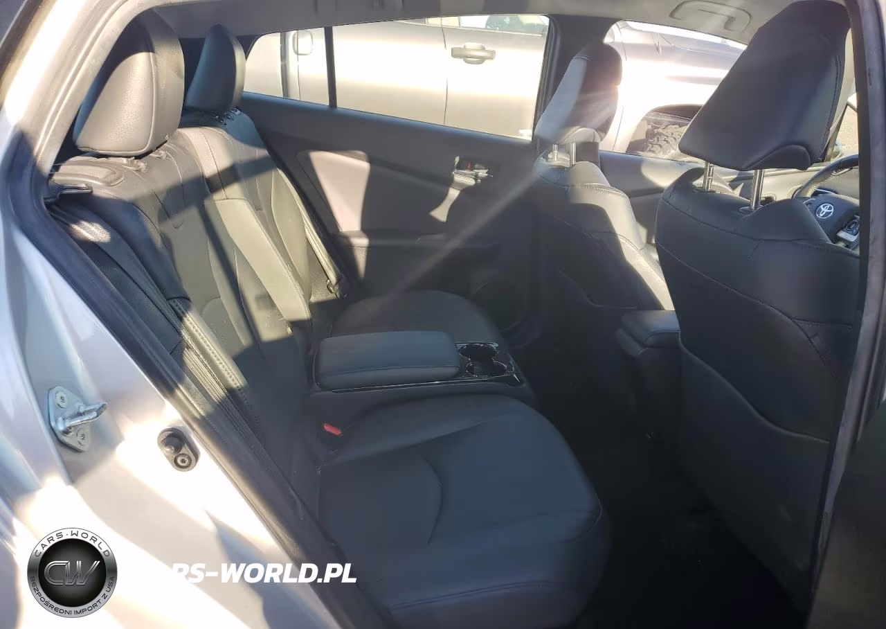 2017 Toyota Prius Prime VIN:JTDKARFP3H3054949 - 10