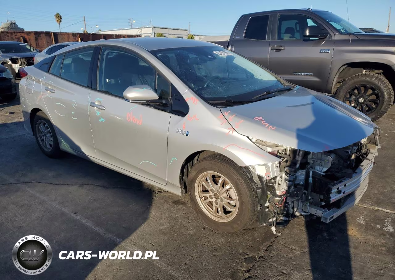 2017 Toyota Prius Prime VIN:JTDKARFP3H3054949 - 4