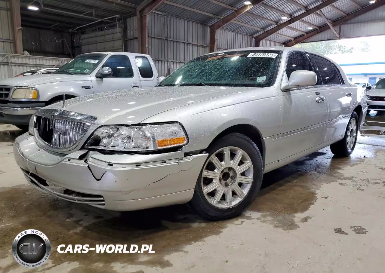 2008 Lincoln Town Car Signature Limited