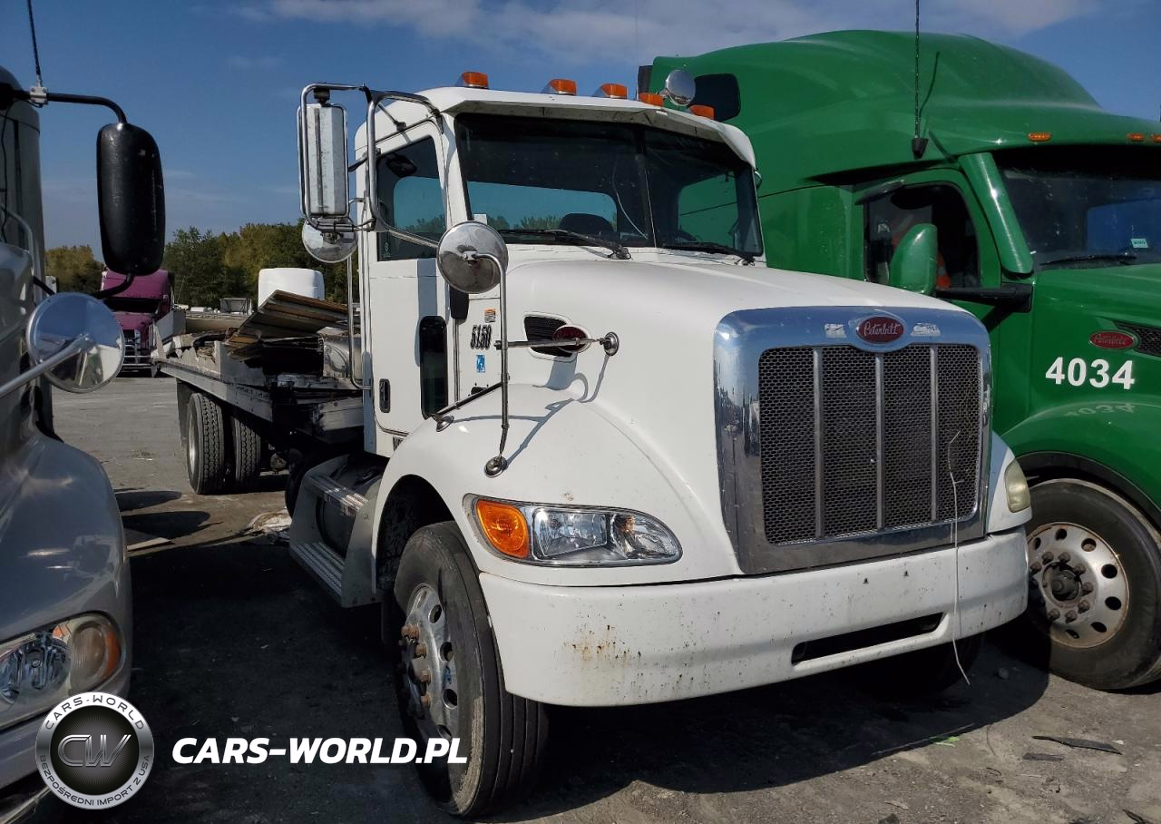 2013 Peterbilt 337 Box Truck