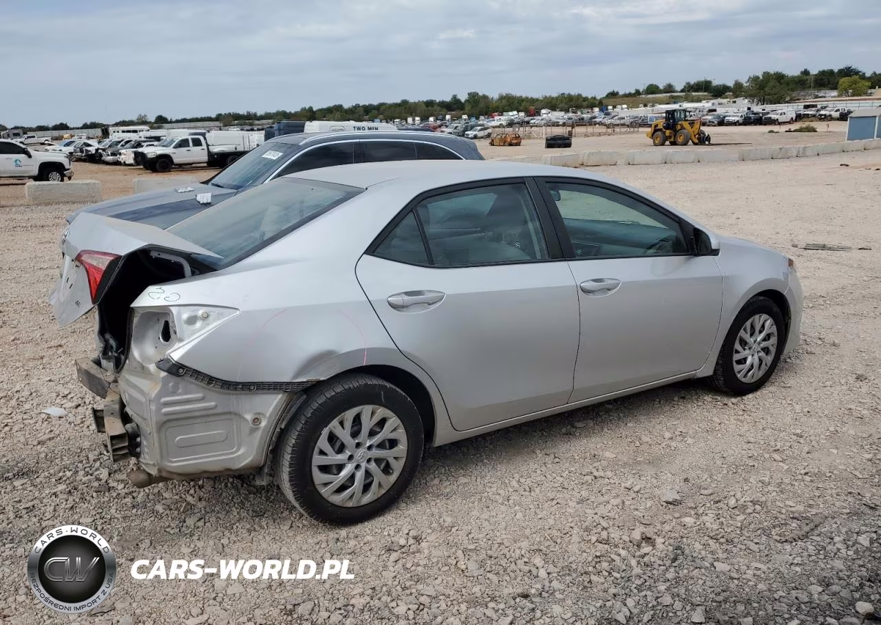 2017 Toyota Corolla L VIN:5YFBURHE6HP697032 - 3