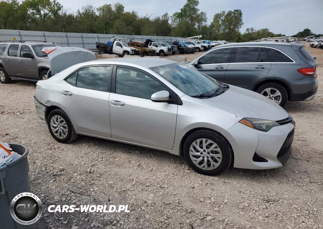 2017 Toyota Corolla L VIN:5YFBURHE6HP697032 - 4