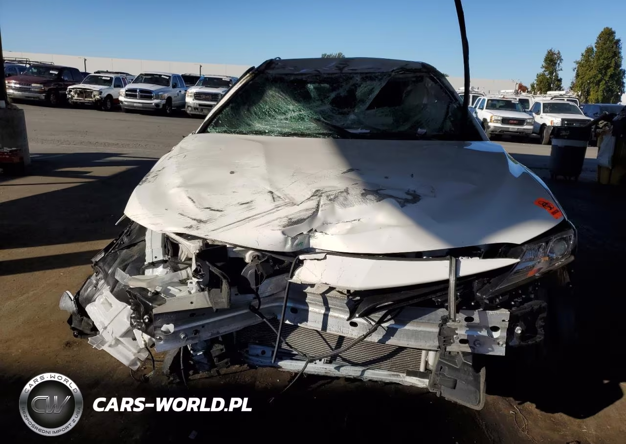 2020 Toyota Camry Le VIN:4T1C11AK5LU869069 - 5