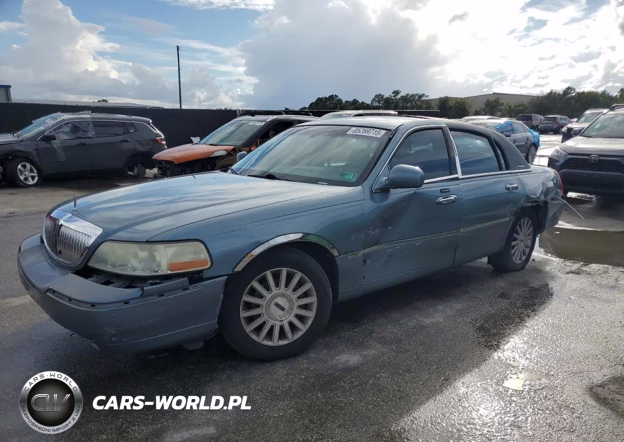 2004 Lincoln Town Car Executive