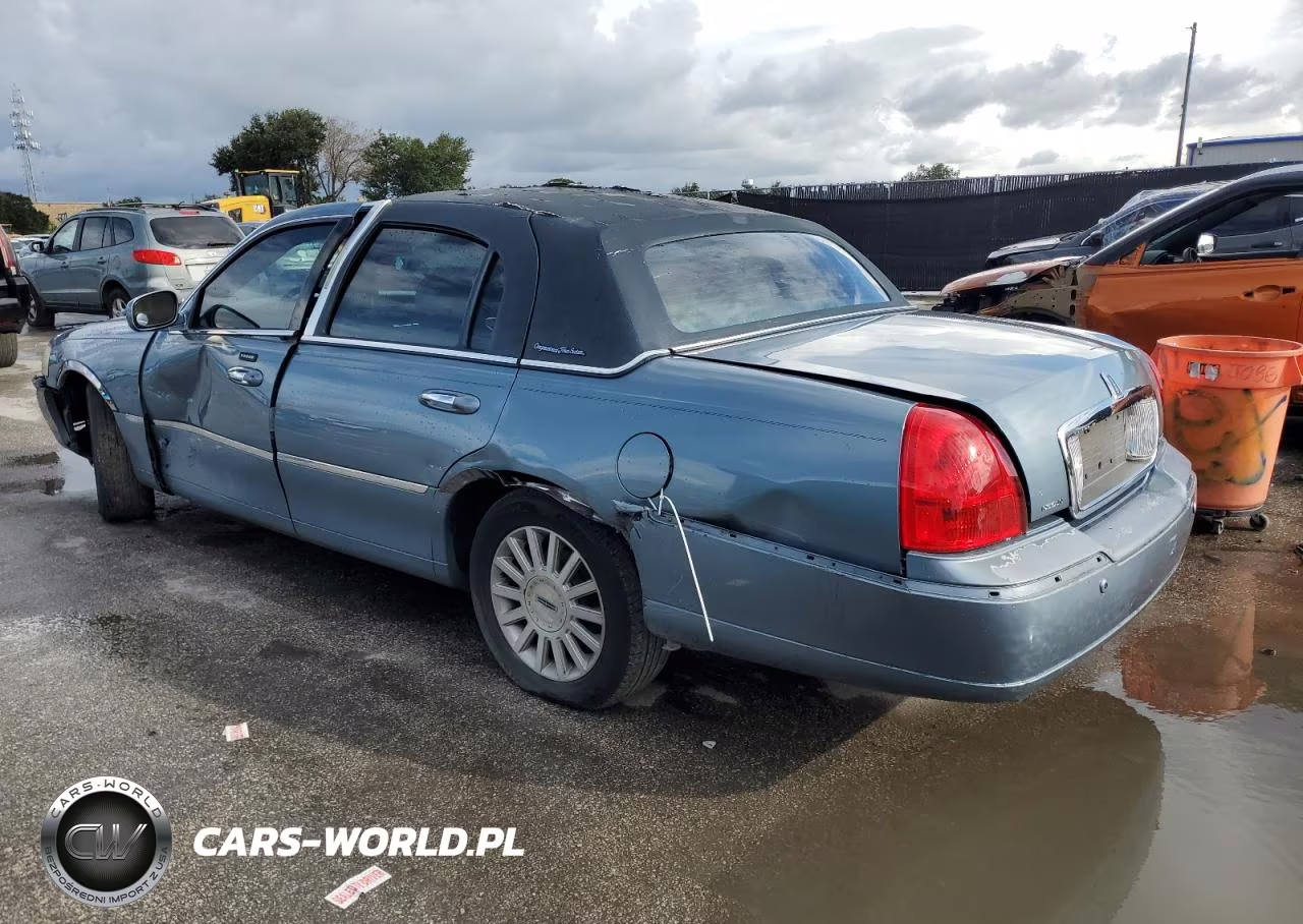 2004 Lincoln Town Car Executive VIN:1LNHM81W84Y669323 - 2